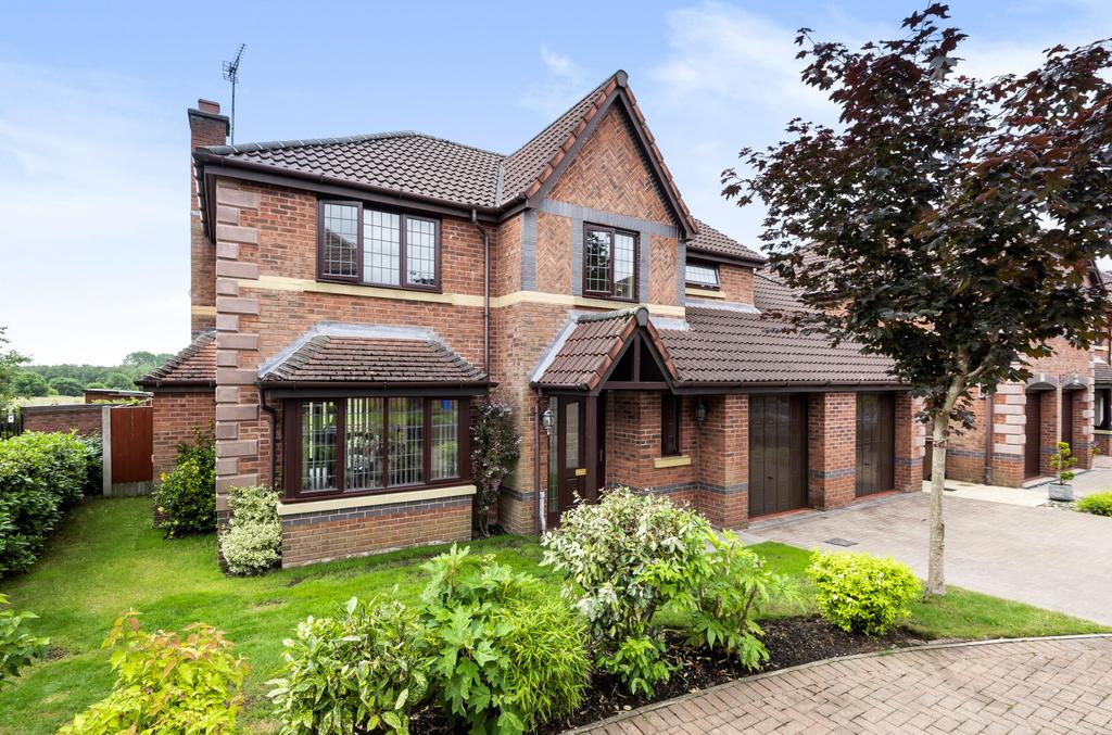 Falconwood Chase, Worsley, Manchester 4 bed detached house £600,000