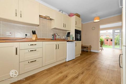13 Normans Close, Letchworth Garden City, SG6 4QT