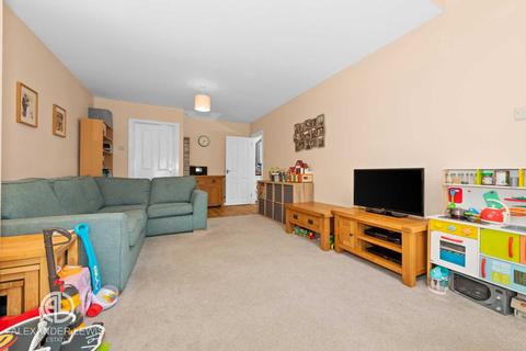 13 Normans Close, Letchworth Garden City, SG6 4QT