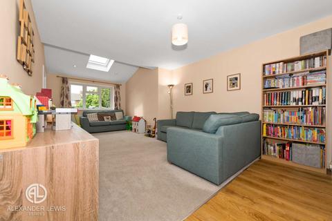 13 Normans Close, Letchworth Garden City, SG6 4QT