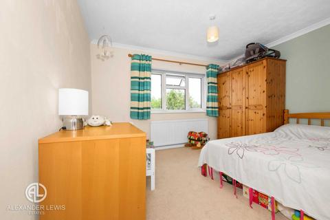 13 Normans Close, Letchworth Garden City, SG6 4QT
