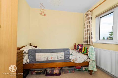 13 Normans Close, Letchworth Garden City, SG6 4QT