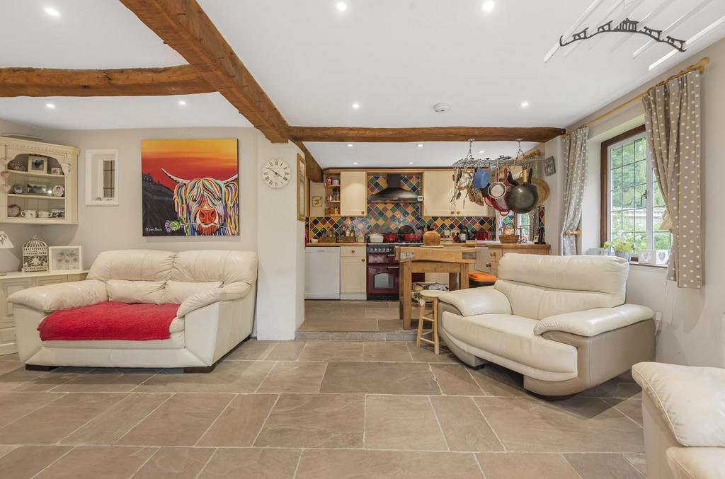 Kitchen / Dining / F