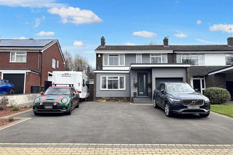 4 bedroom end of terrace house for sale
