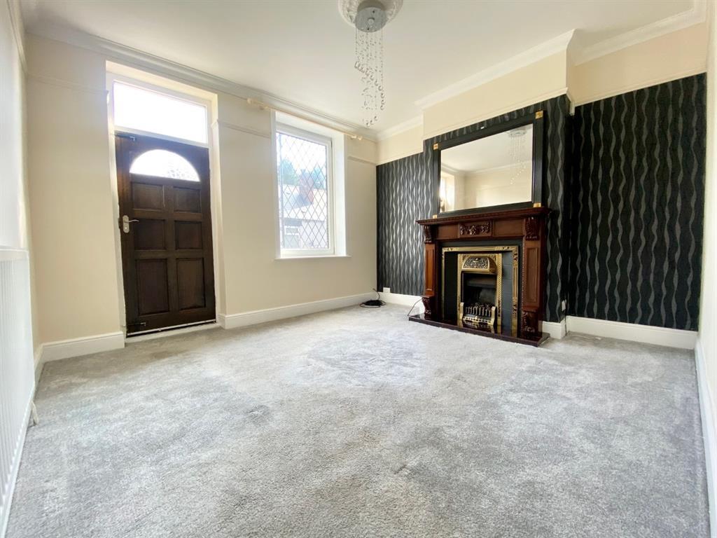 Manchester Road, Deepcar, Sheffield, S36 2RA 2 bed end of terrace house £110,000