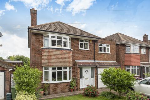 86 Buckingham Road, Hampton, TW12 3JG