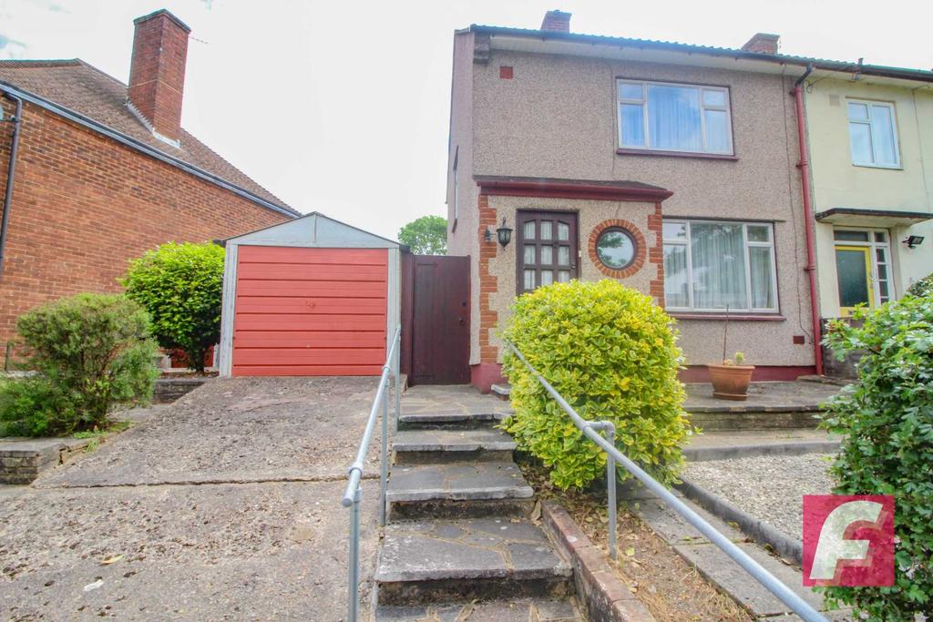 Prestwick Road, South Oxhey 2 bed end of terrace house £360,000