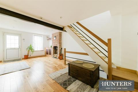 17 Spring Grove Road, Hounslow, TW3 4BF