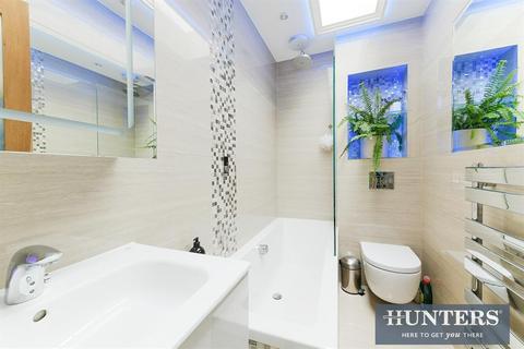 17 Spring Grove Road, Hounslow, TW3 4BF