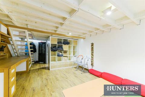 17 Spring Grove Road, Hounslow, TW3 4BF