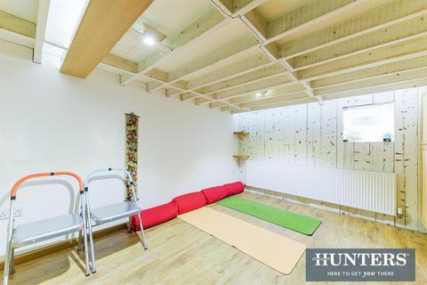 17 Spring Grove Road, Hounslow, TW3 4BF