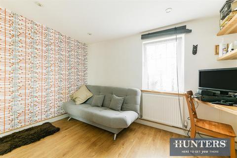 17 Spring Grove Road, Hounslow, TW3 4BF