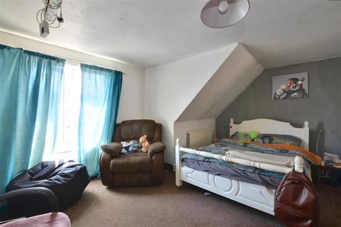 66 Pavilion Road, Folkestone, CT19 5RL