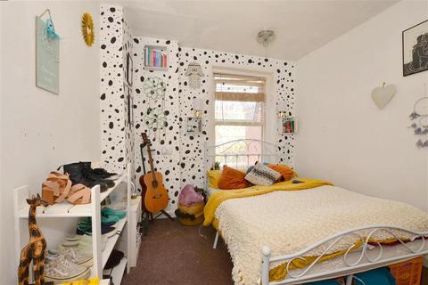 66 Pavilion Road, Folkestone, CT19 5RL