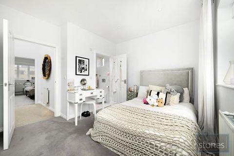 97 Morphou Road, London, NW7 1BG