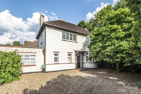Almondsbury Green Street, Sunbury-on-thames, TW16 6QG