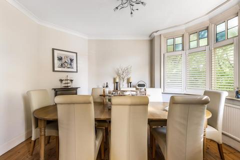 Almondsbury Green Street, Sunbury-on-thames, TW16 6QG