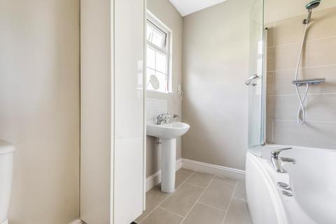 Almondsbury Green Street, Sunbury-on-thames, TW16 6QG