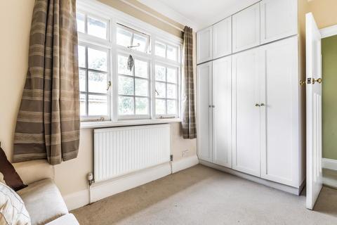 Almondsbury Green Street, Sunbury-on-thames, TW16 6QG
