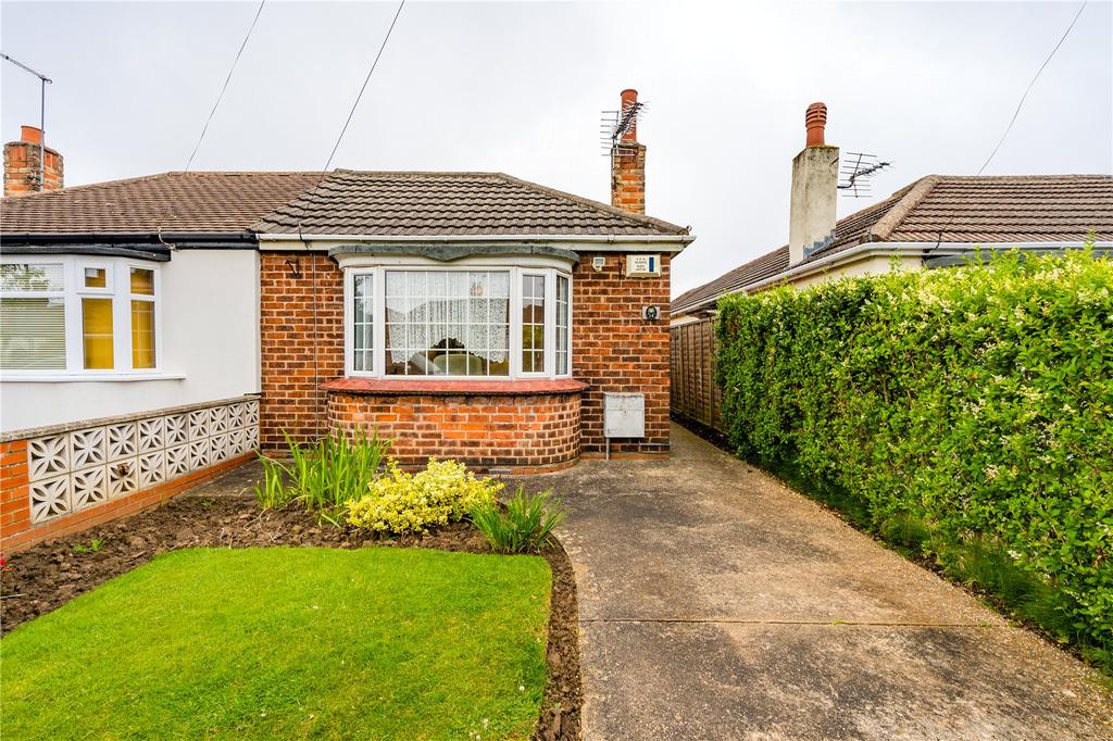 Revesby Avenue, Grimsby, DN34 1 bed bungalow £85,000