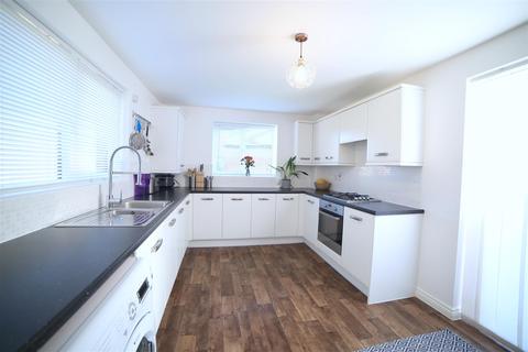34 Beddall Way, Ketley, Telford, TF1 5FN