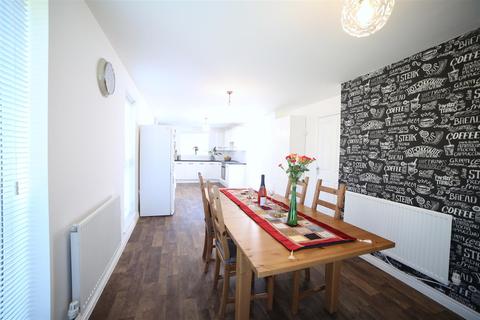 34 Beddall Way, Ketley, Telford, TF1 5FN