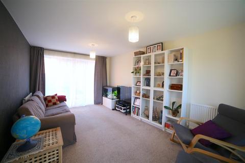 34 Beddall Way, Ketley, Telford, TF1 5FN
