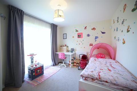 34 Beddall Way, Ketley, Telford, TF1 5FN