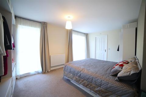 34 Beddall Way, Ketley, Telford, TF1 5FN