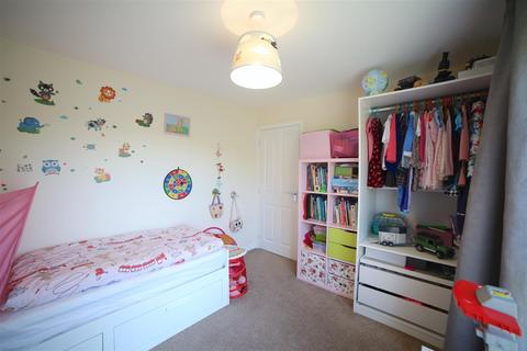 34 Beddall Way, Ketley, Telford, TF1 5FN