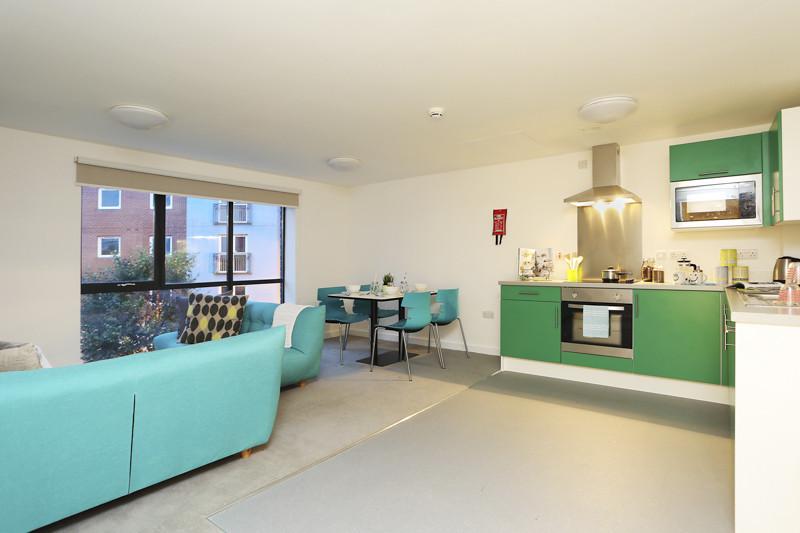 Servia Road, Leeds, LS7 1NJ 1 bed in a flat share £542 pcm (£125 pw)
