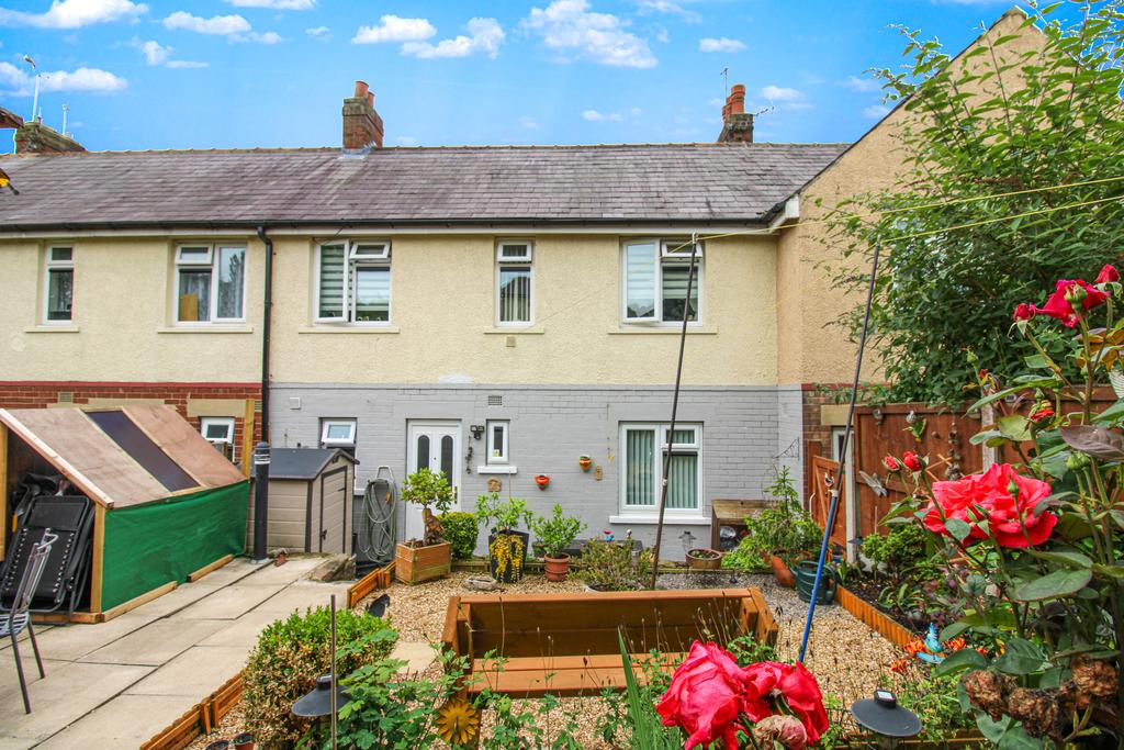 Henshaw Crescent, Yeadon, Leeds, LS19 3 bed terraced house £179,950