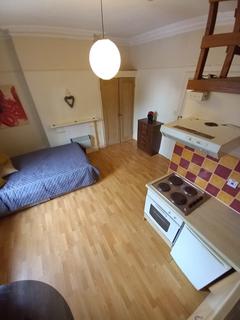 Studio to rent, Headingley Lane, Headingley, Leeds, LS6 1AA