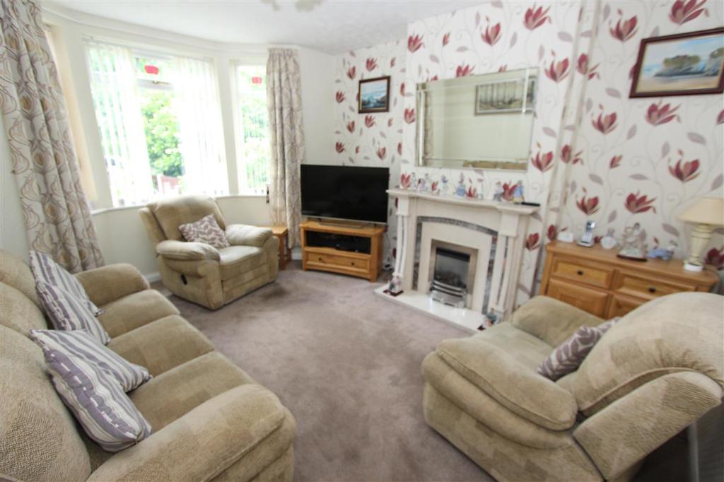 Rossmore Road East, Ellesmere Port 3 bed semidetached house £159,995