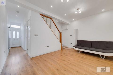 213 Dawlish Road, London, E10 6QN