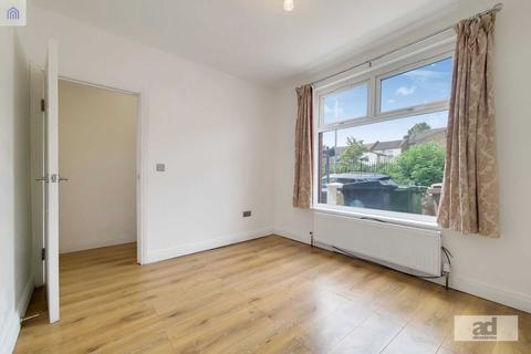 213 Dawlish Road, London, E10 6QN
