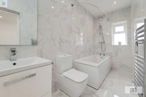 213 Dawlish Road, London, E10 6QN