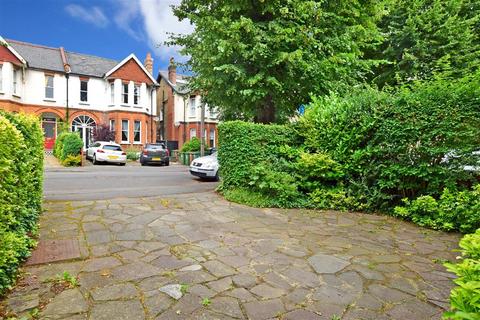 12a The Crescent, Belmont, Sutton, SM2 6BJ
