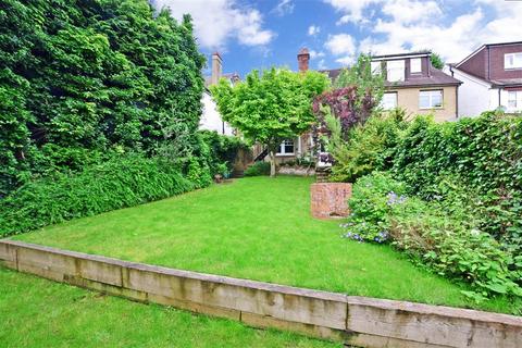 12a The Crescent, Belmont, Sutton, SM2 6BJ
