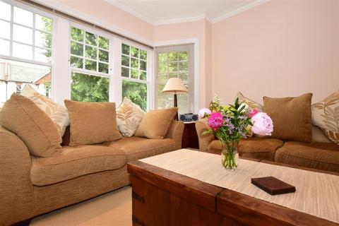 12a The Crescent, Belmont, Sutton, SM2 6BJ