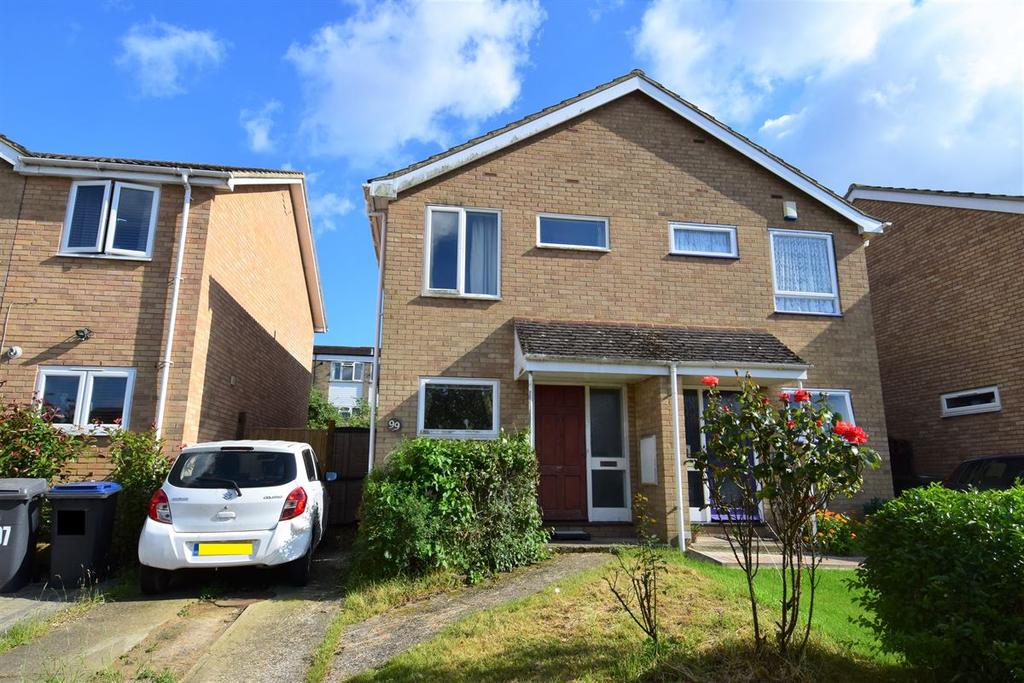 Field Avenue, Canterbury 2 bed semidetached house £200,000
