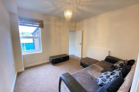 2 bedroom flat to rent, West Wycombe, Hp11