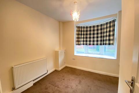 2 bedroom flat to rent, West Wycombe, Hp11