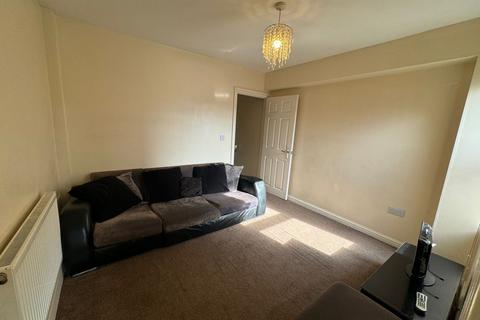 2 bedroom flat to rent, West Wycombe, Hp11