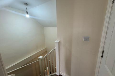 2 bedroom flat to rent, West Wycombe, Hp11