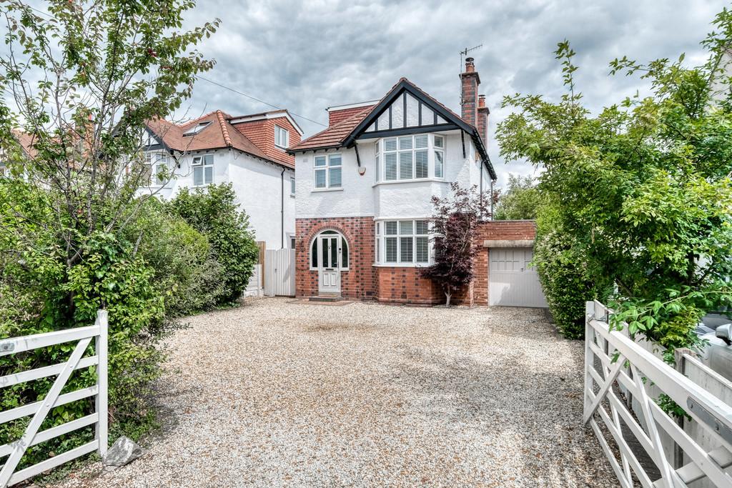 Ombersley Road, Worcester, WR3 7DH 4 bed detached house £440,000