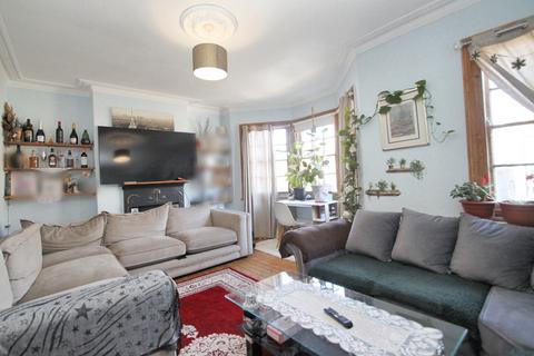 2 bedroom maisonette for sale, Chingford Lane, Woodford Green