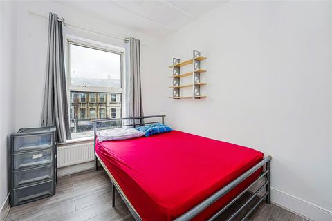 3 bedroom flat to rent, Parsons Mews, London