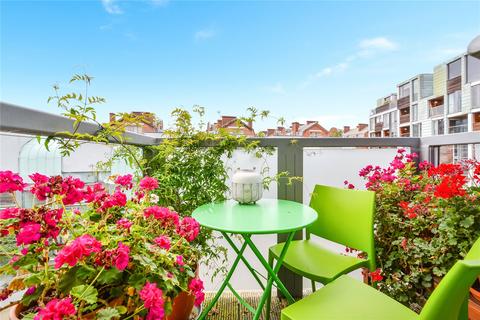 2 bedroom flat to rent, Peacock Place, Islington, London