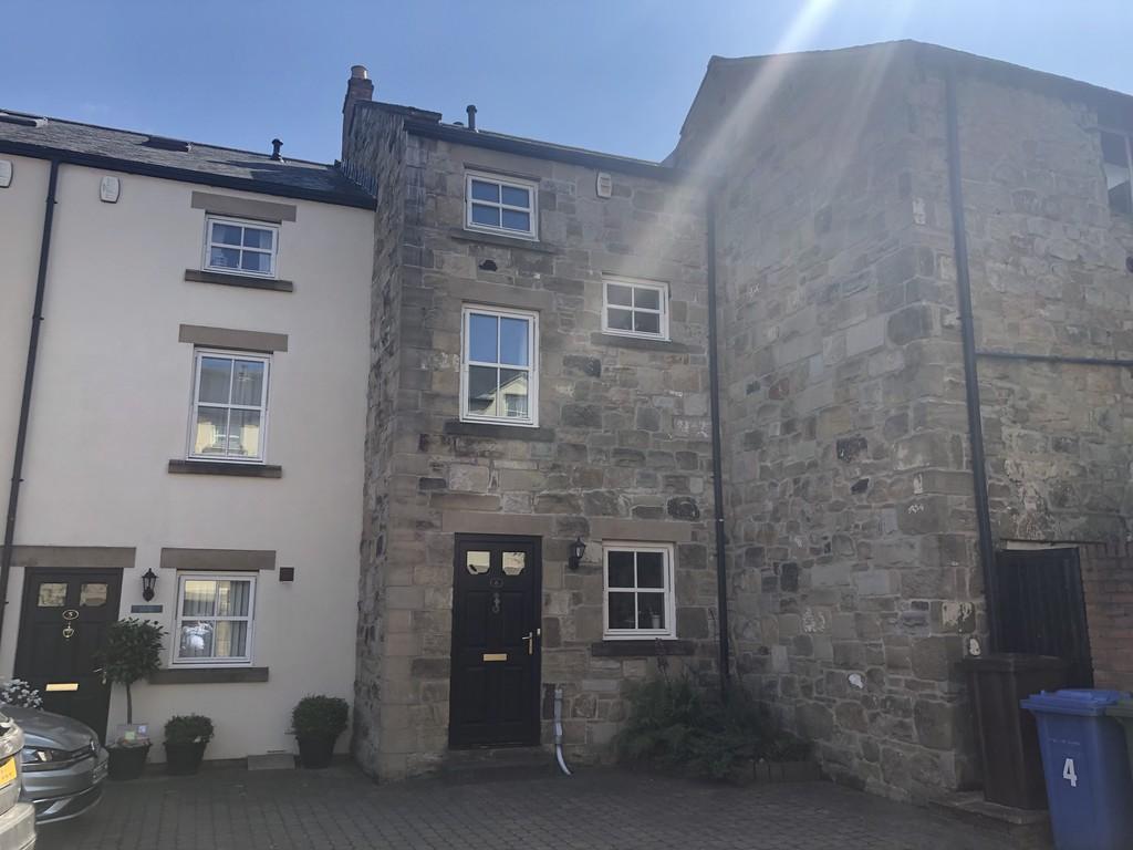 Jubilee Court, Howick Street, Alnwick 3 bed townhouse £795 pcm (£183 pw)